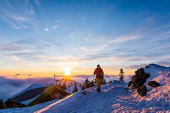 Schneeschuhwandern im Februar im Bayerischen Wald